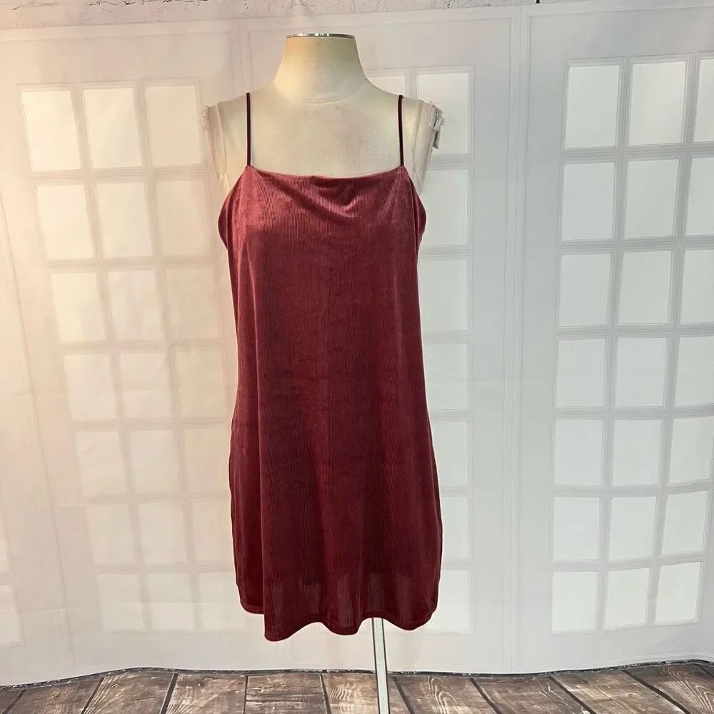 🔥🔥5 for $25🔥🔥 Express burgundy tiny ribbed velvet mini slip dress size medium